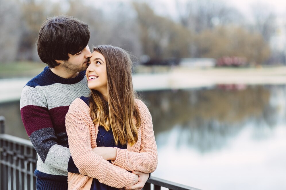young-couple-love-outdoor_158595-107